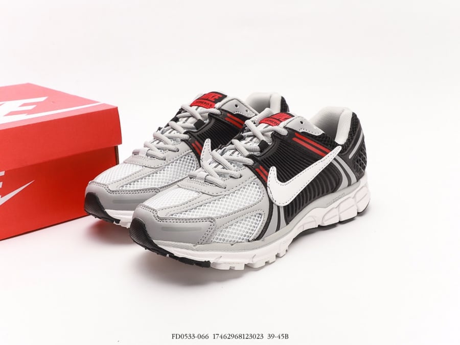 Nike Zoom Vomero 5SP