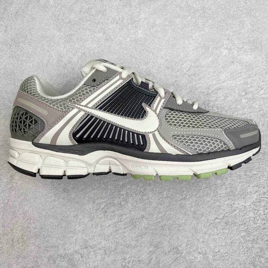 Nike Zoom Vomero 5SP