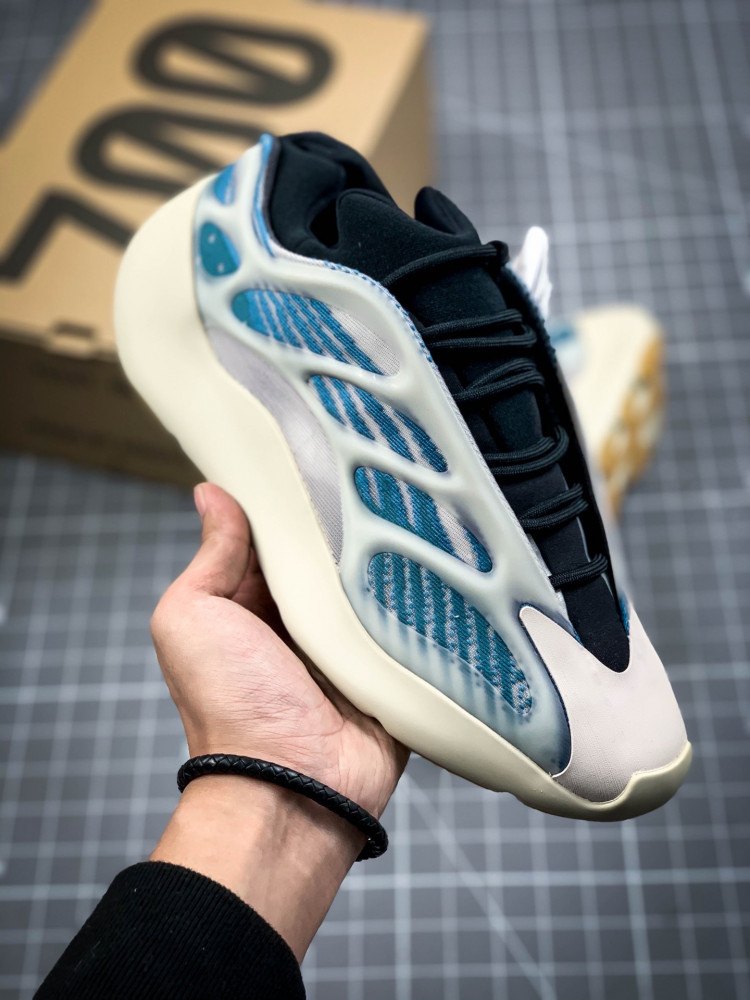 Adidas Yeezy Boost 700 V3