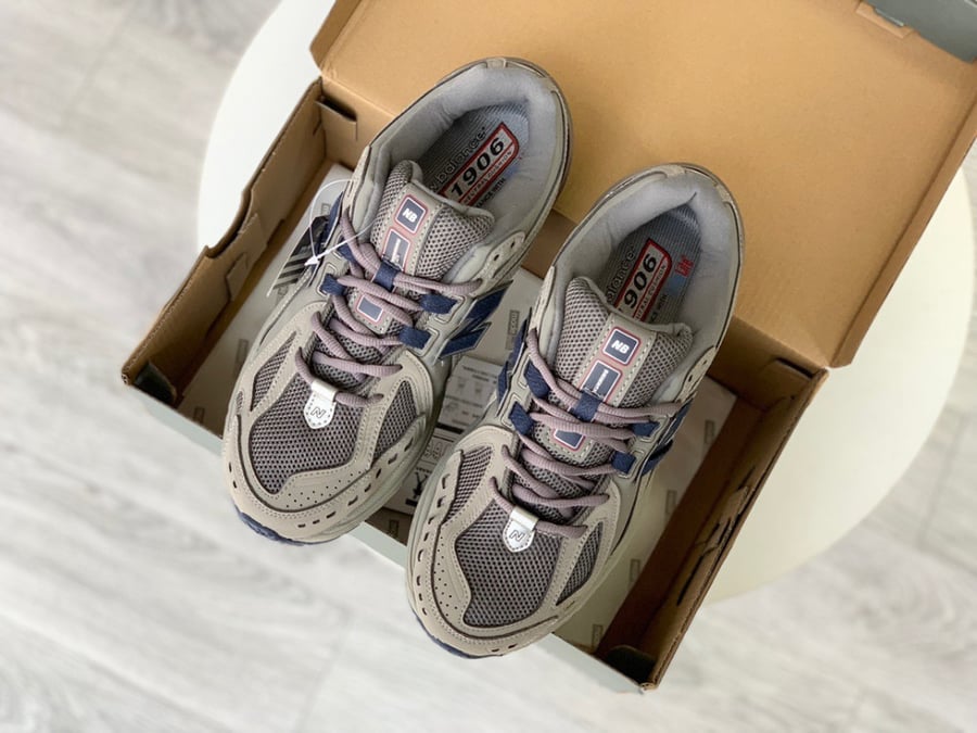 New balance M1906
