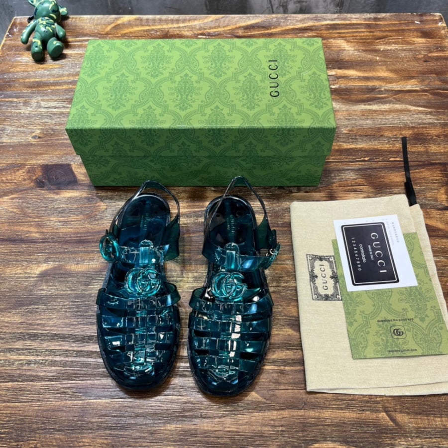 Gucci sandals