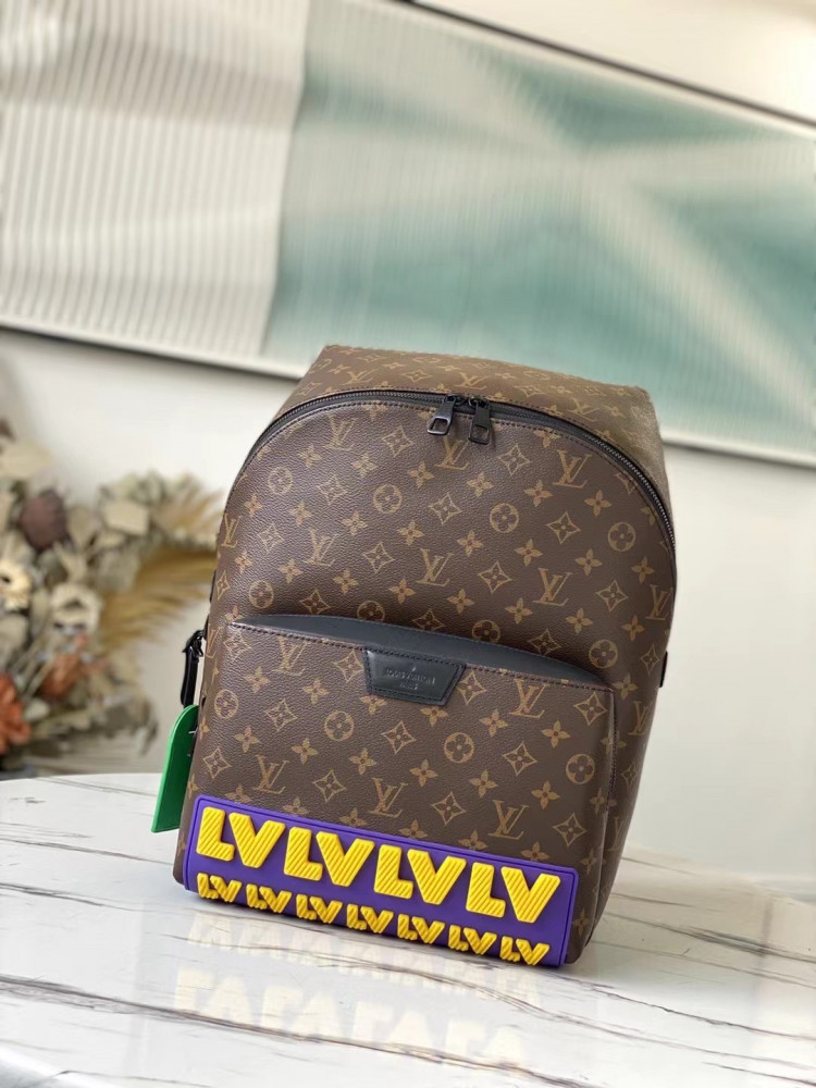 Lv Discovery Monogram