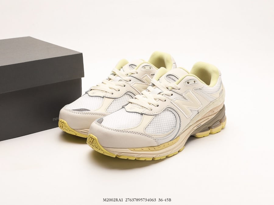 New balance 2002r
