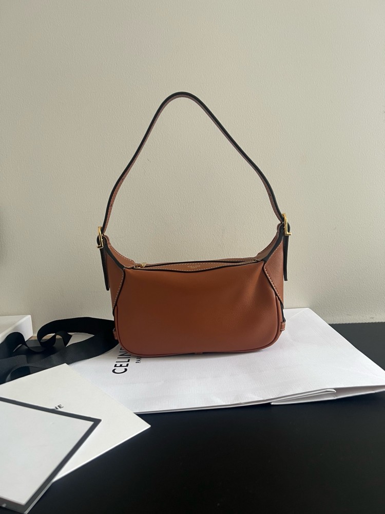 Celine MEDIUM ROMY IN SUPPLE CALFSKIN TAN
