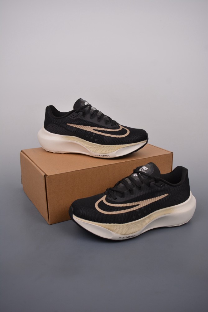 Nike Zoom Fly 5
