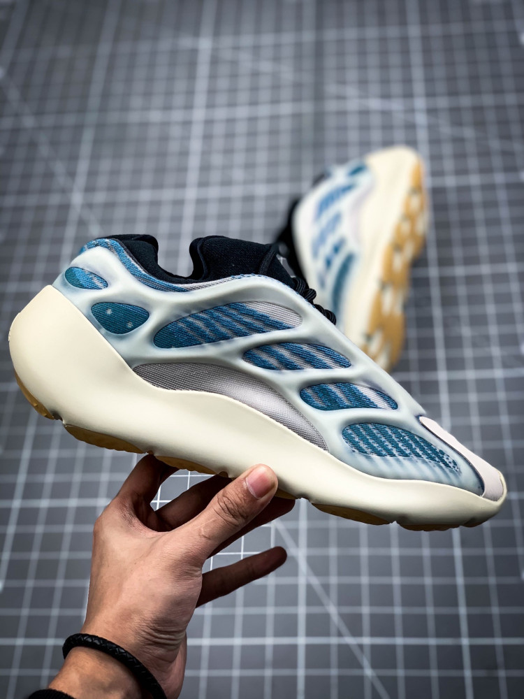 Adidas Yeezy Boost 700 V3