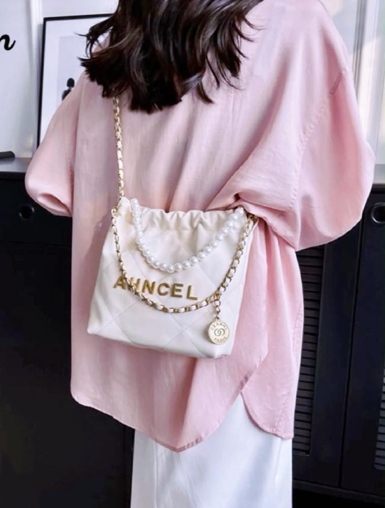 Chanel 25 Pearls Chain Bag