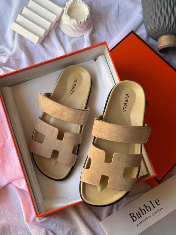 Hermès Chypre Sandals Beige Suede