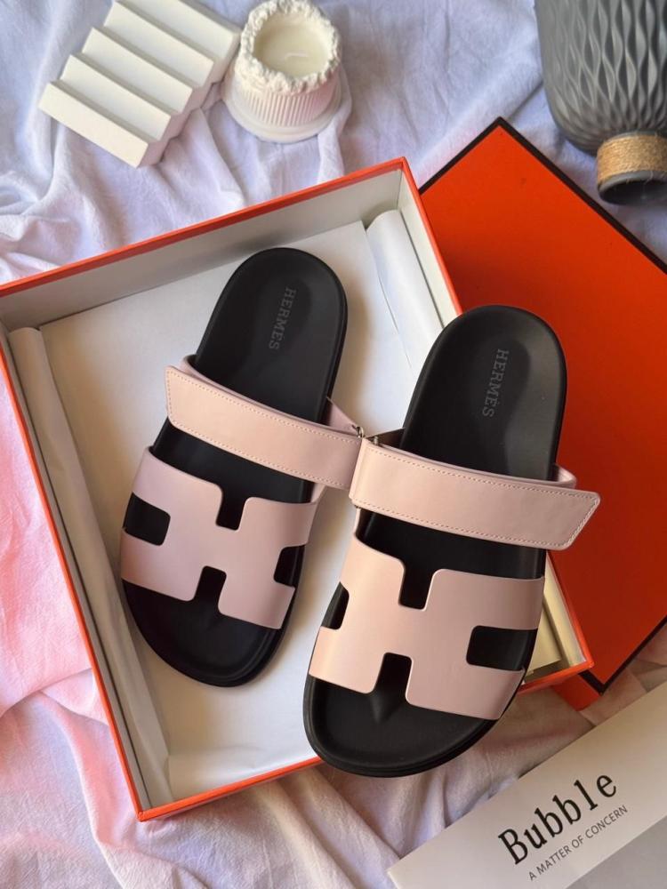 Hermès Chypre Sandals Light Pink