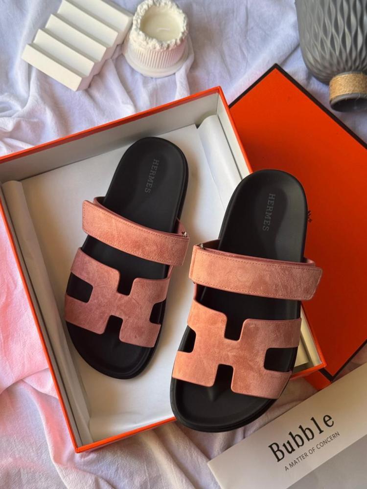 Hermès Chypre Sandals Pink Suede