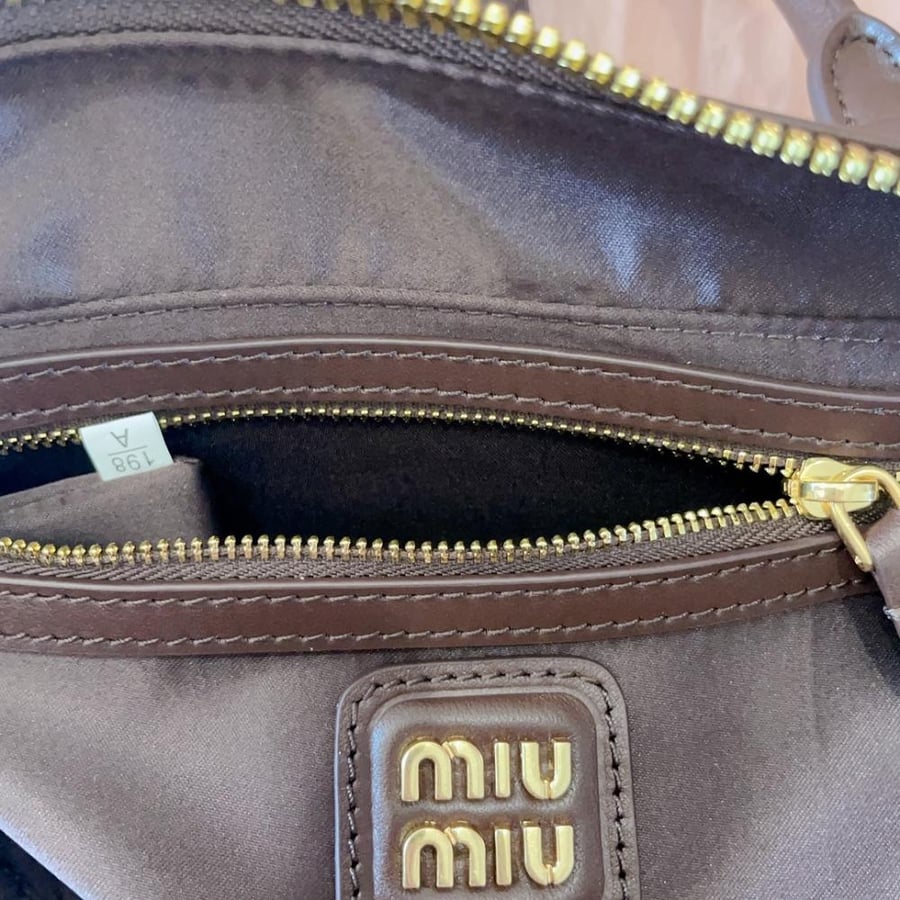 Miu Miu Arcadie in Leather ميوميو أركادي متوسطة الحجم لون بني