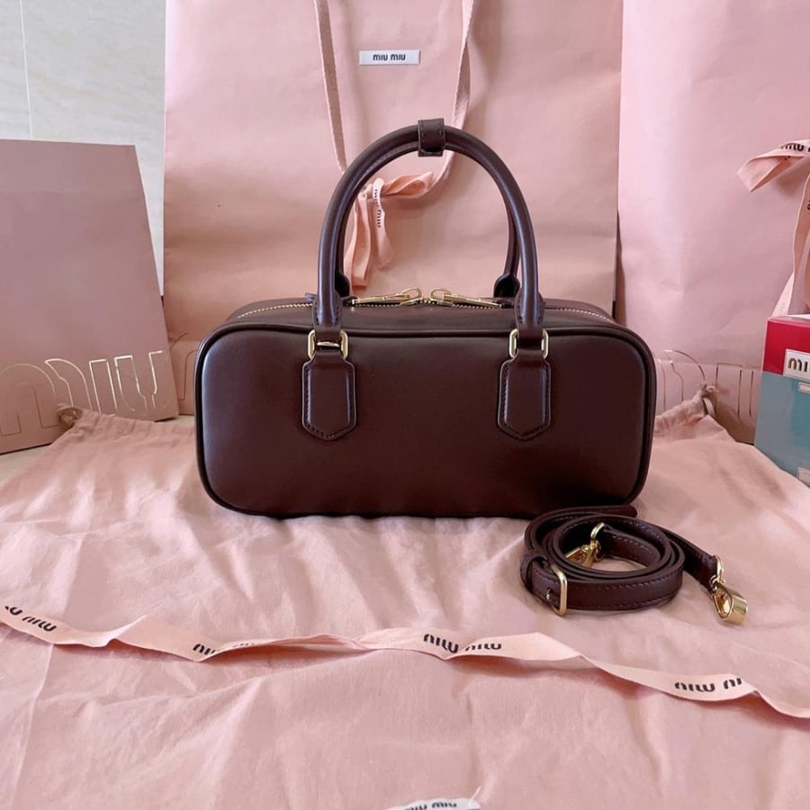 Miu Miu Arcadie in Leather ميوميو أركادي متوسطة الحجم لون بني