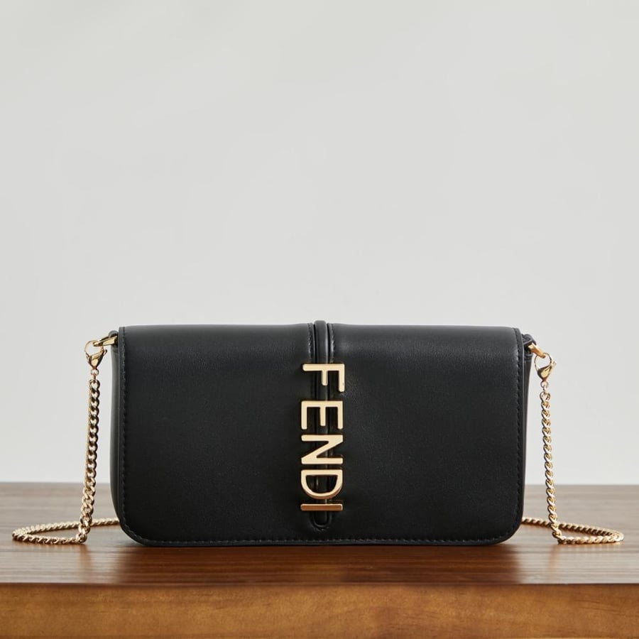 Fendi Graphy wallet فيندي غرافي محفظة لون اسود مع ستراب