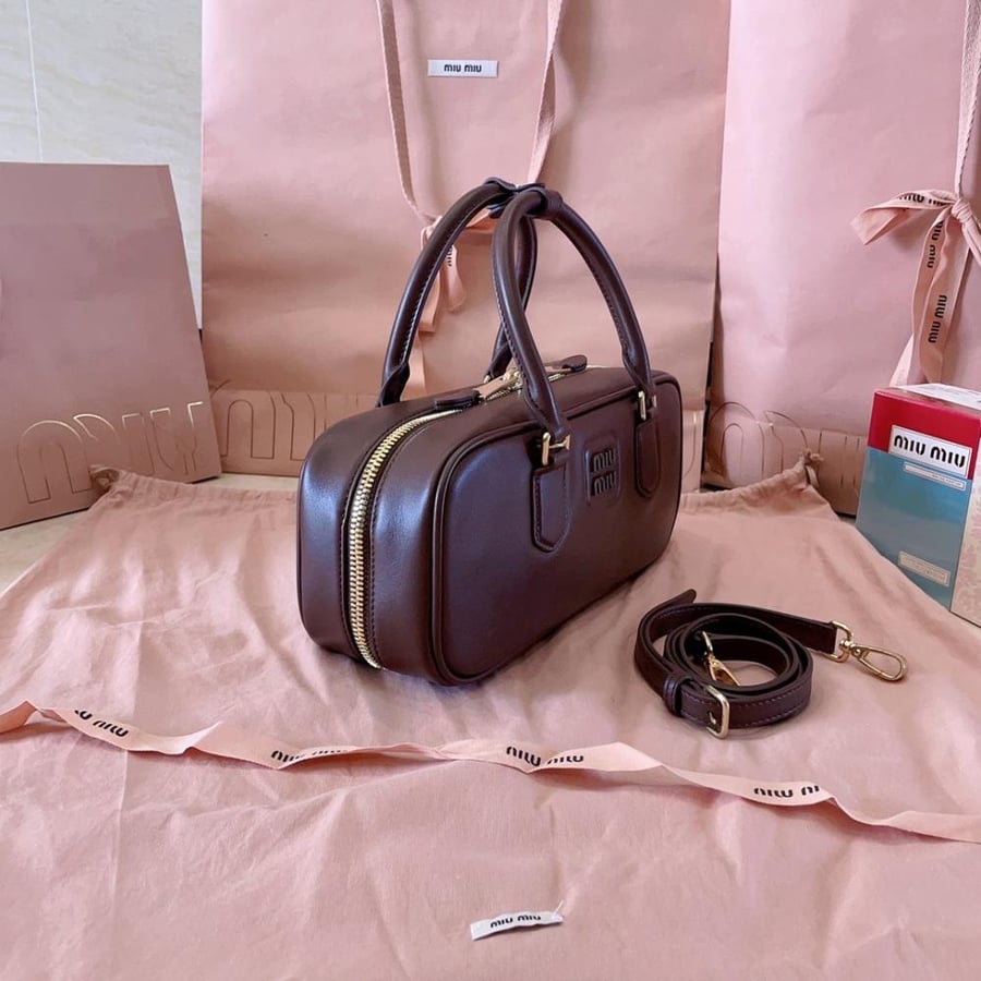 Miu Miu Arcadie in Leather ميوميو أركادي متوسطة الحجم لون بني