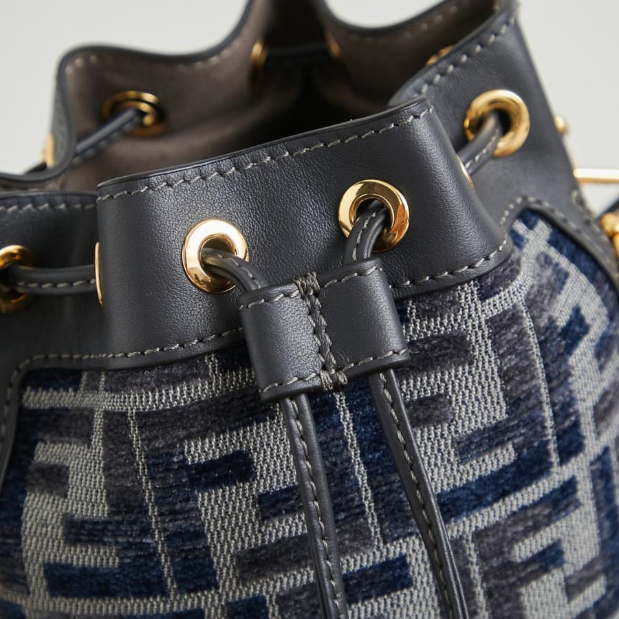 Fendi Mon Tresor فيندي حقيبة مقاس ميني ولون أزرق