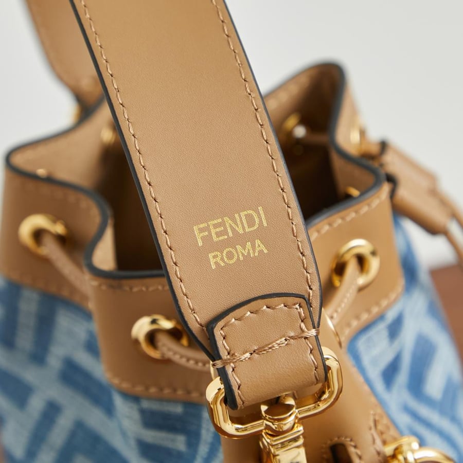 Fendi Mon Tresor فيندي حقيبة مقاس ميني ولون سماوي
