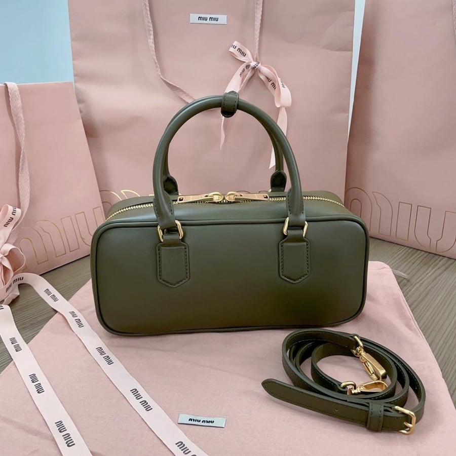 Miu Miu Arcadie in Leather ميوميو أركادي متوسطة الحجم لون زيتي