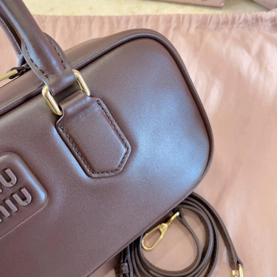 Miu Miu Arcadie in Leather ميوميو أركادي متوسطة الحجم لون بني