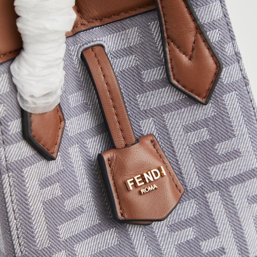 Fendi Origami فيندي اوريغامي حقيبة عملية صغيرة لون أزرق فاتح
