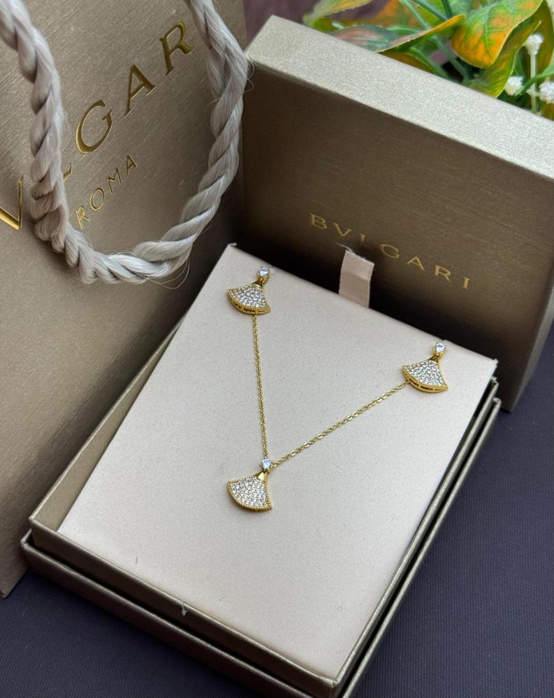 طقم سلسال Bulgari حلق ذهبي ابيض