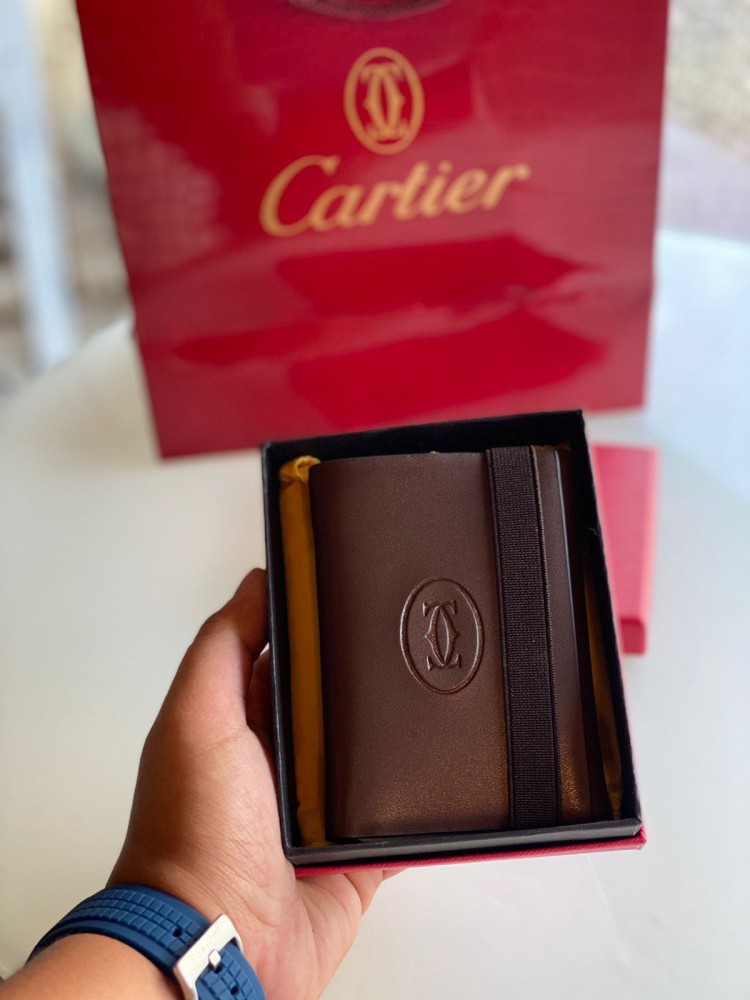 محفظه Cartier بني بحزام اسود