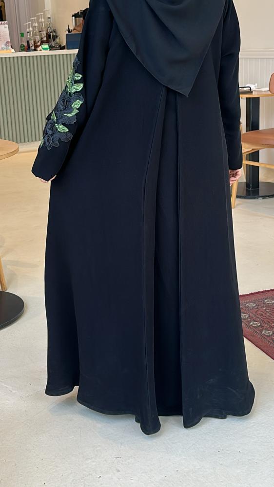 Ghada abaya
