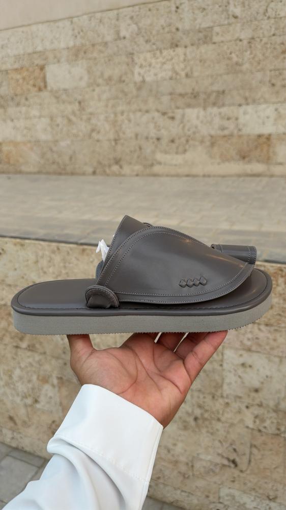 شرقي سادة رمادي
