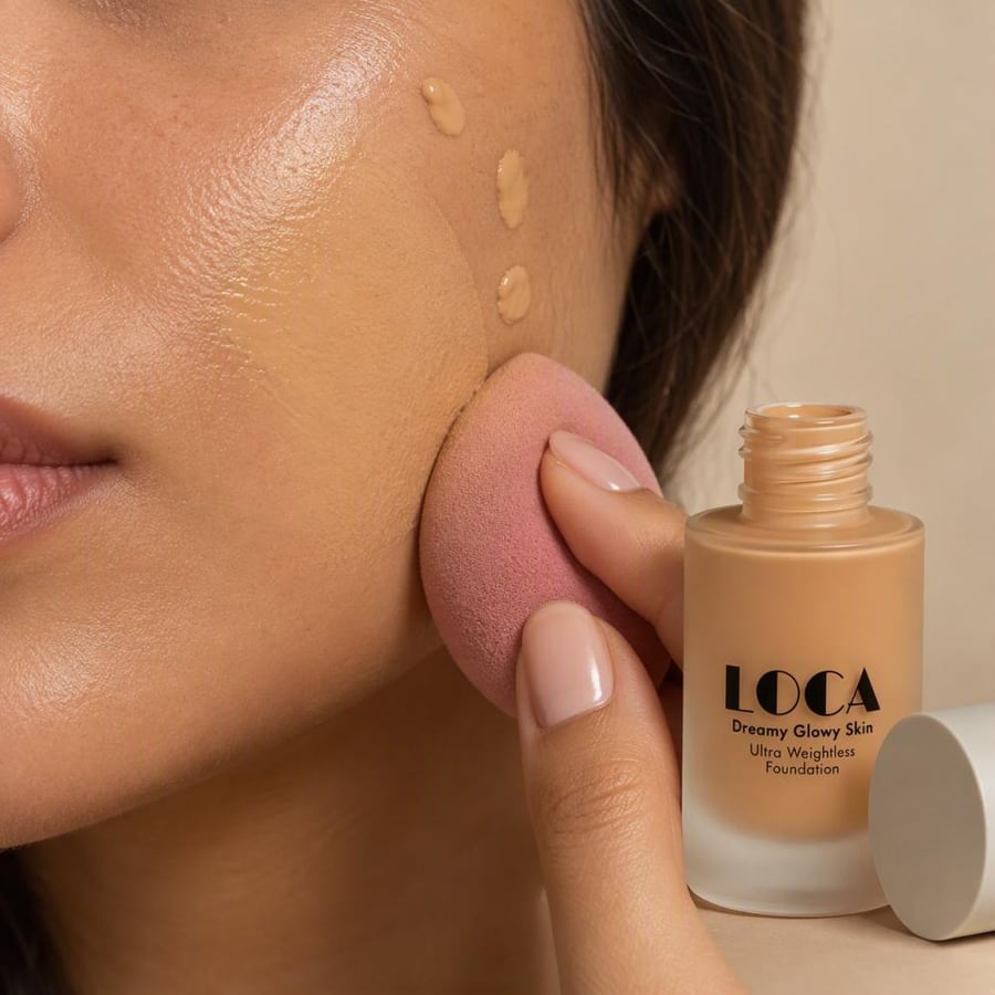طريقة استخدام كريم أساس Loca Dreamy Glowy Skin بالإسفنجة