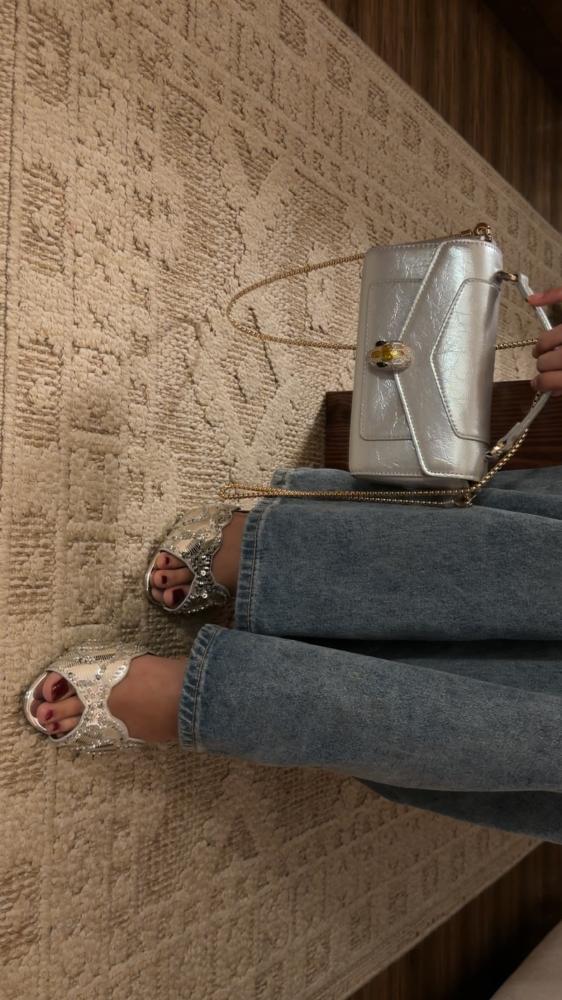 طقم مع ملحقاته