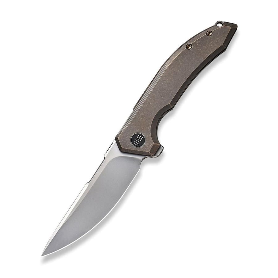 سكين WE KNIFE Quixotic، مقبض تيتانيوم برونزي - نصل CPM 20CV برمل زجاجي فضي