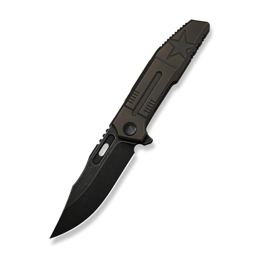 سكين WE KNIFE Barracks، مقبض تيتانيوم برونزي - نصل Bohler M390 ستونووش أسود (إصدار محدود 200 قطعة)