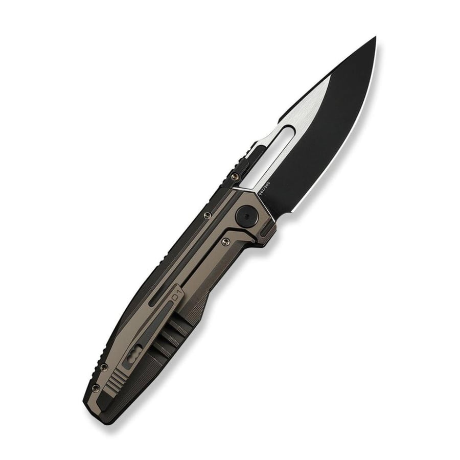 سكين WE KNIFE Reveille، مقبض تيتانيوم برونزي - نصل Bohler M390 ستونووش أسود وساتان مسطح (إصدار محدود 200 قطعة)