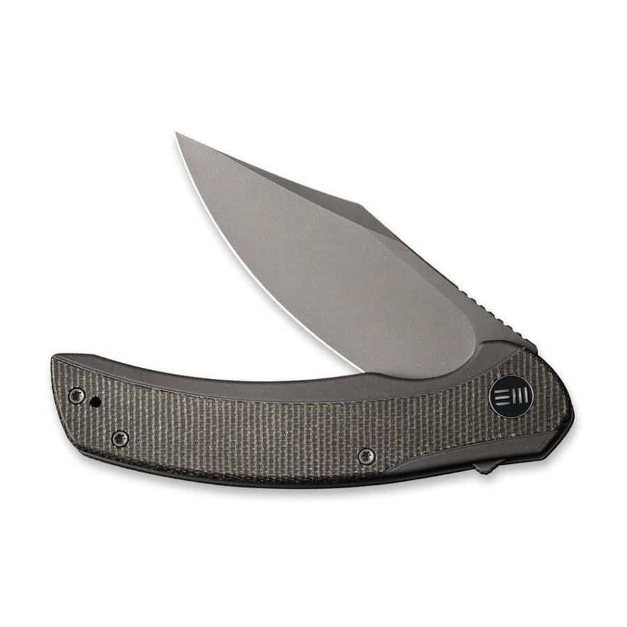سكين WE KNIFE Snick، مقبض تيتانيوم رمادي بتطعيمة مايكارتا خضراء غامقة - نصل CPM 20CV ستونووش رمادي