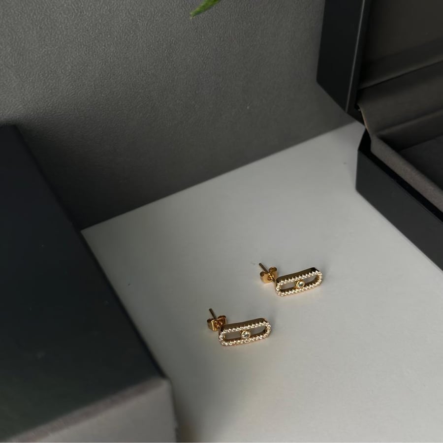 Gold ring ready for gift