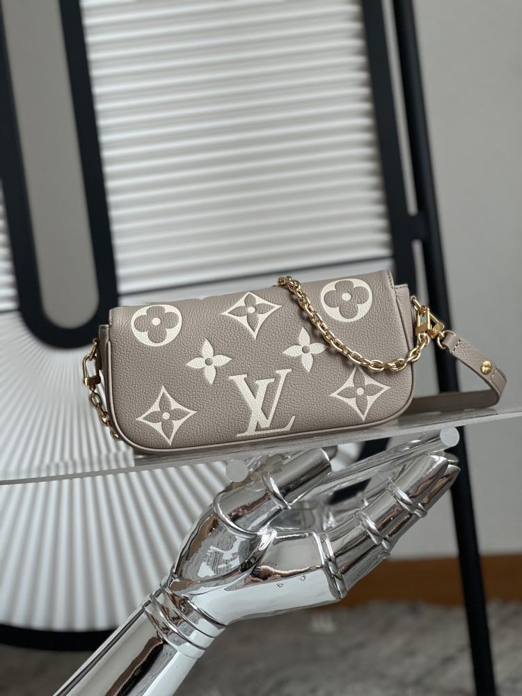 لوي فيتون Wallet On Chain Ivy مقاس 23.5cm