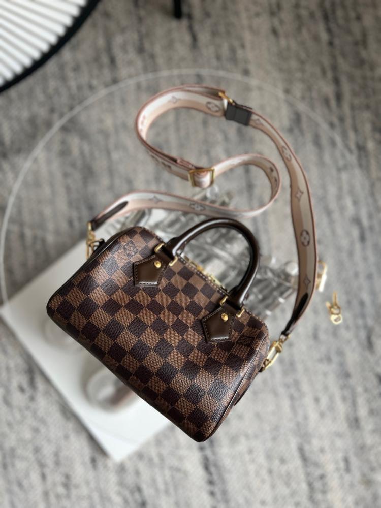 لوي فيتون Speedy Bandoulière 20 مقاس20.5cm