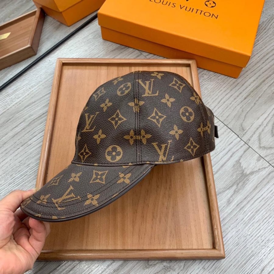 Louis Vuitton cap (Master Quality)