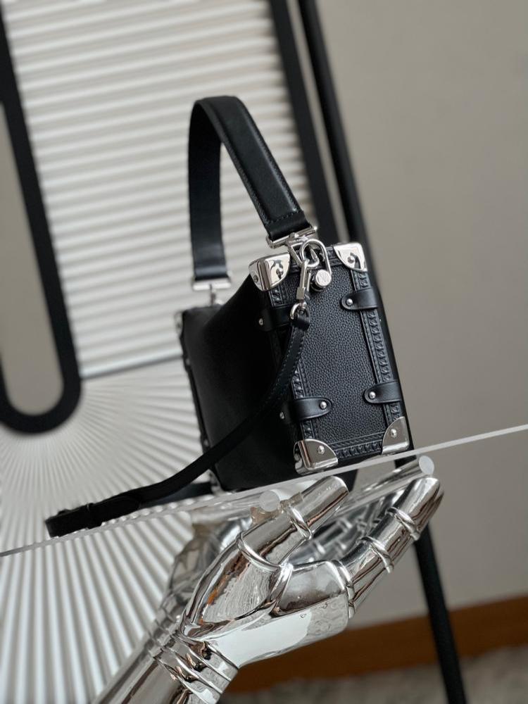 لوي فيتون SIDE TRUNK مقاس23.5cm