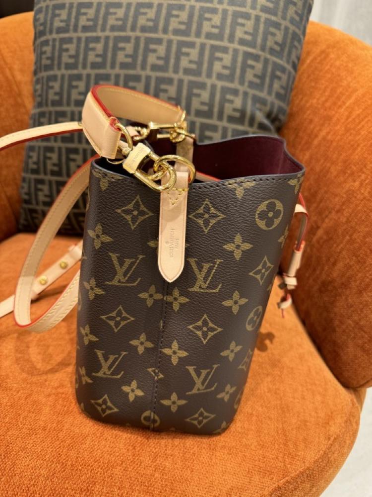 لوي فيتون Néonoé BB مقاس 20cm