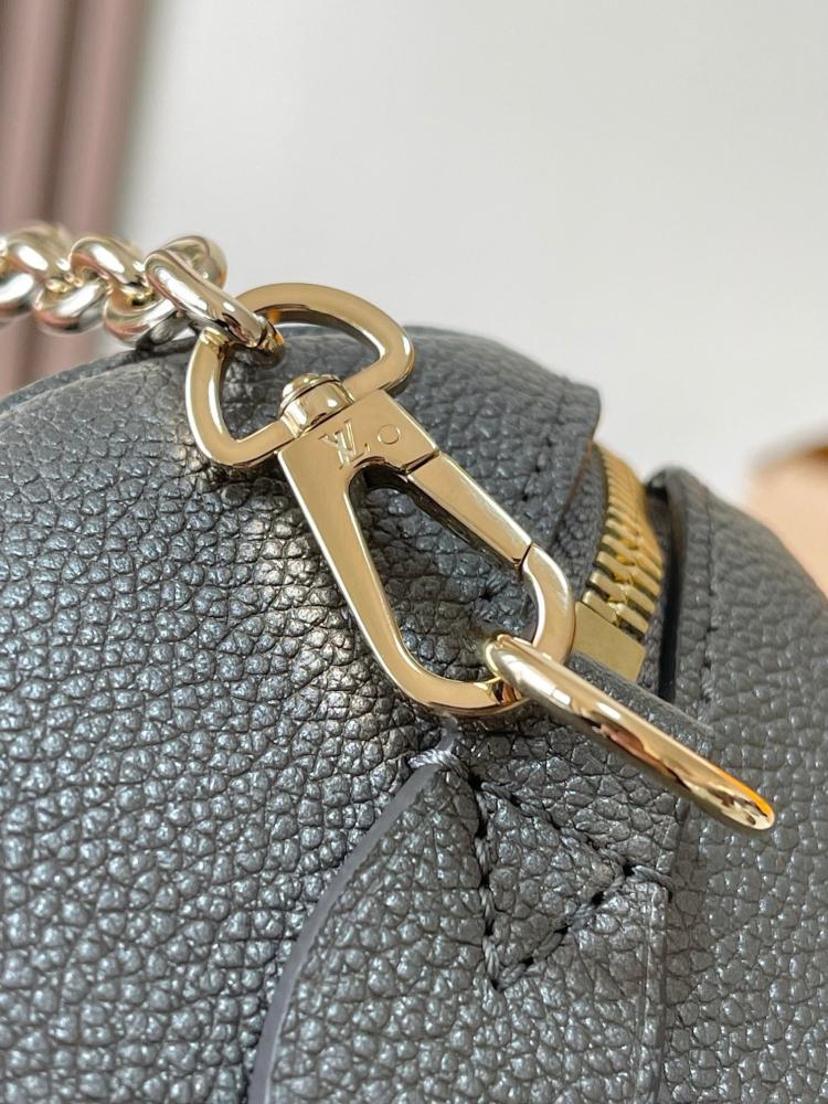 لوي فيتون Speedy Bandoulière مقاس 20.5cm