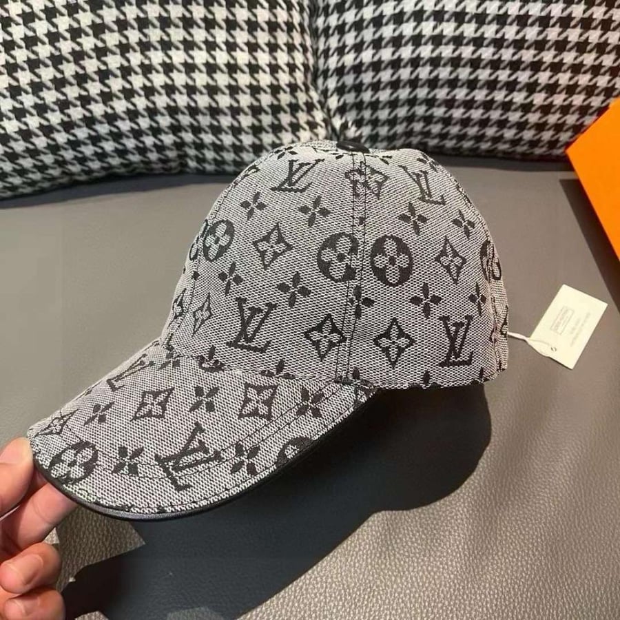Louis Vuitton cap (Master Quality)