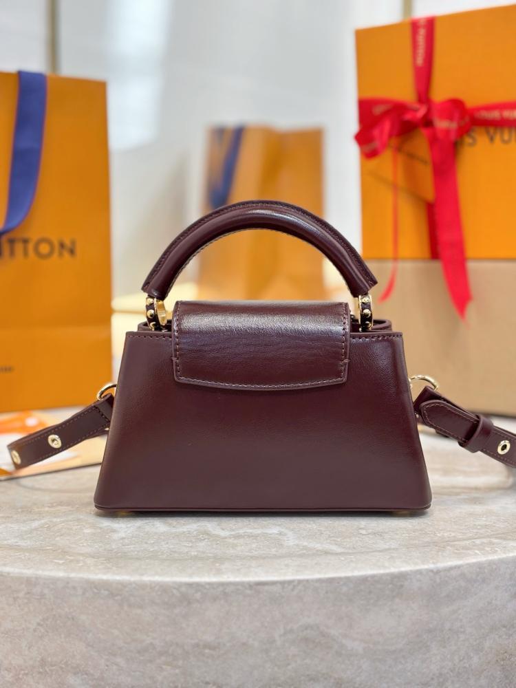 لوي فيتون CAPUCINES EAST-WEST مقاس 22cm
