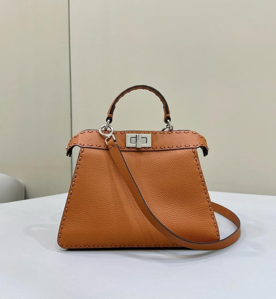 فندي Peekaboo مقاس 27cm