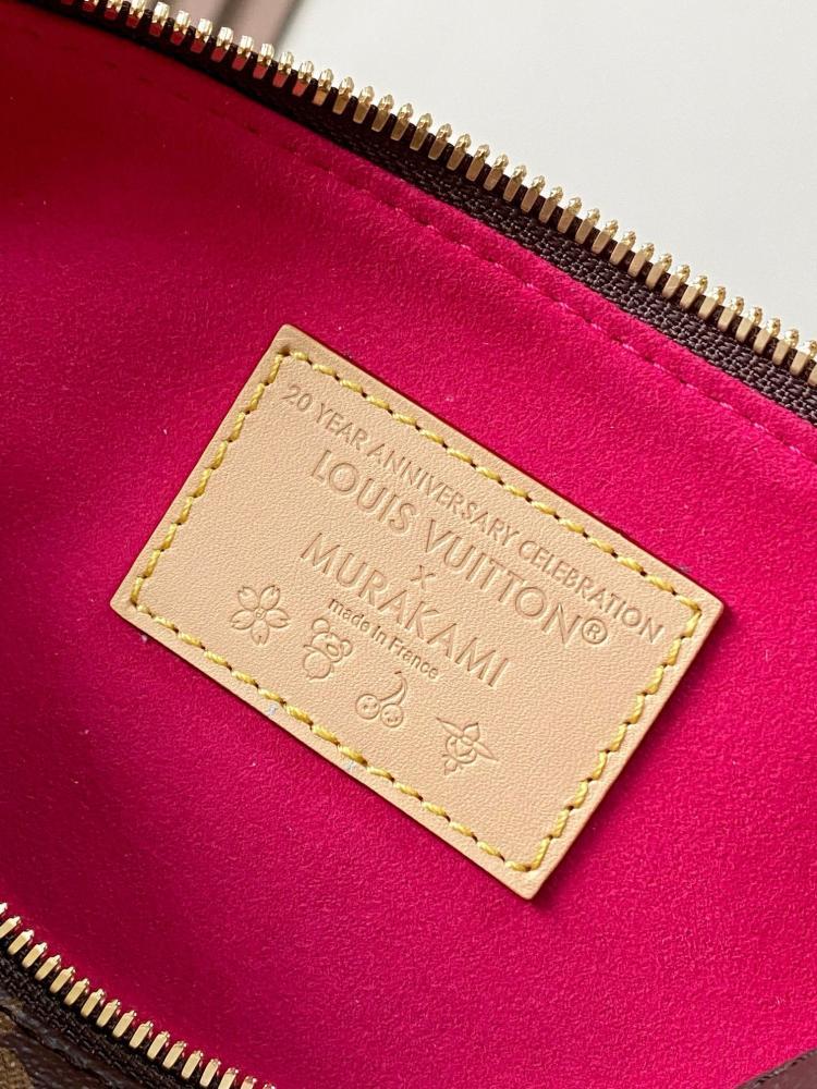 لوي فيتون Pochette Accessoires مقاس 20.5cm