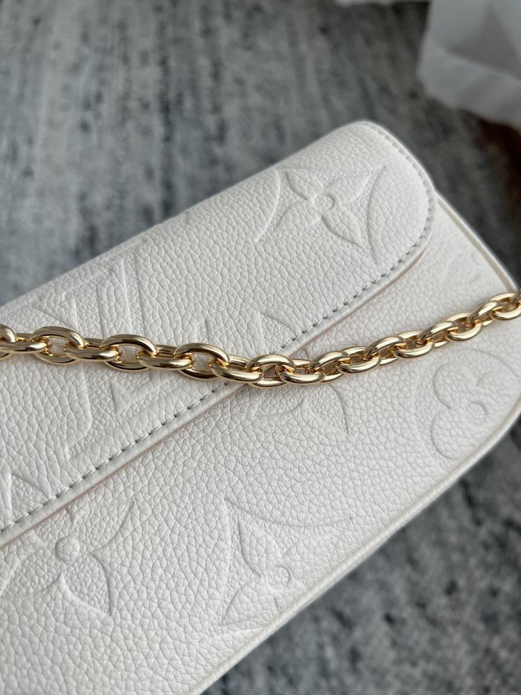 لوي فيتون Wallet On Chain Ivy مقاس 23.5cm