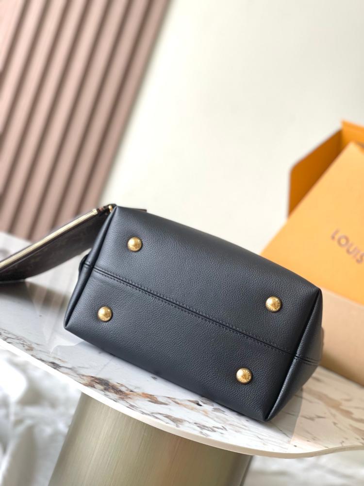 لوي فيتون Low Key Hobo مقاس 24cm