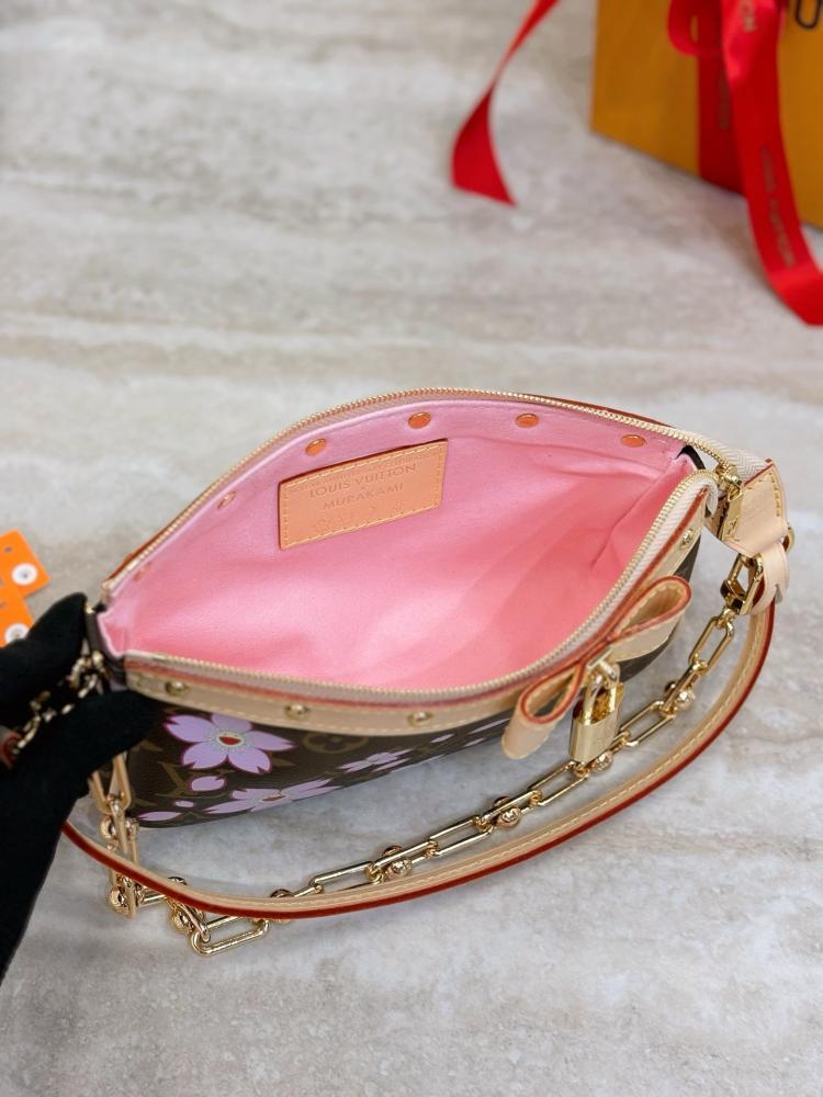 لوي فيتون Pochette Accessoires مقاس 22cm