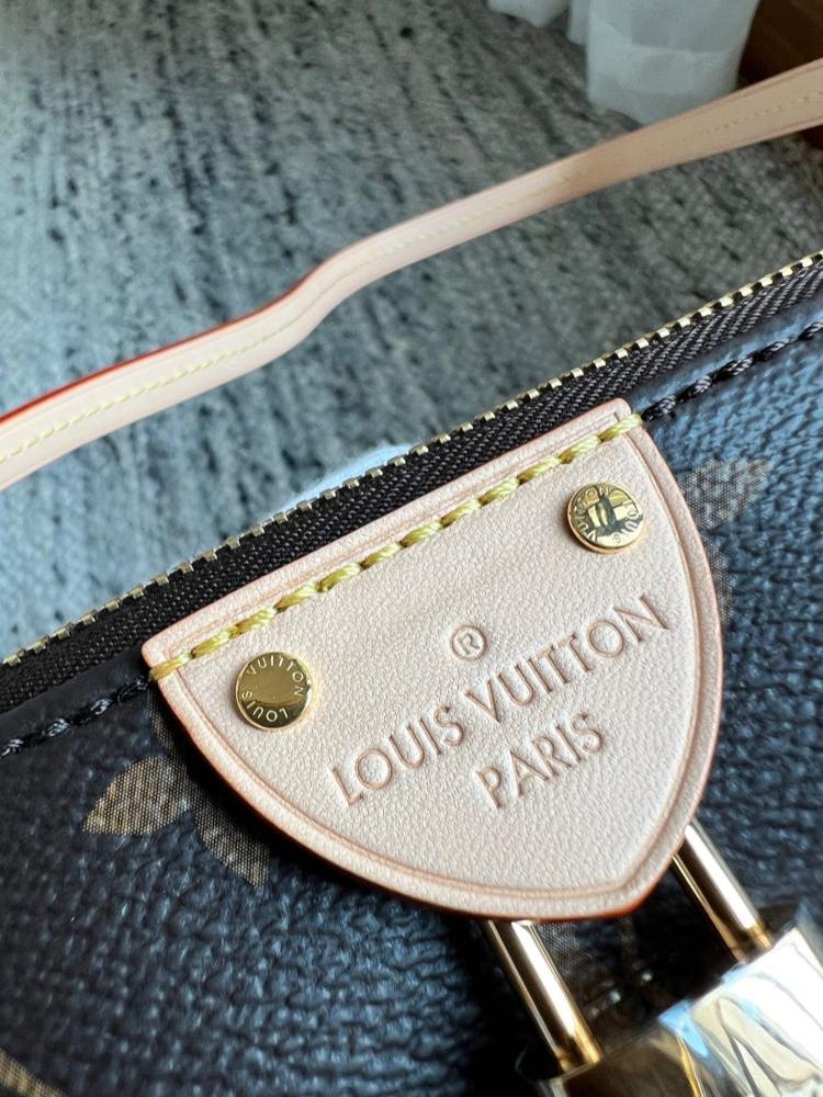 لوي فيتون Pochette Tirette مقاس22cm