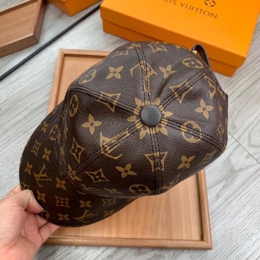 Louis Vuitton cap (Master Quality)