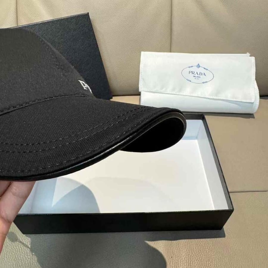 Black royal Prada cap (Master quality)